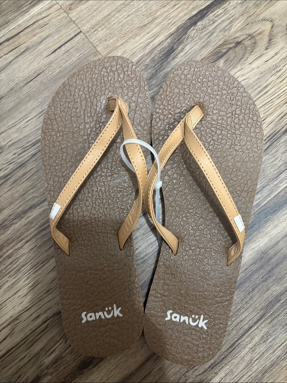 Sanuk Women's Brown and Tan Textured Flip Flop Sandals